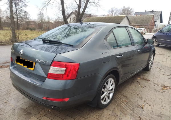 Skoda Octavia cena 11950 przebieg: 270000, rok produkcji 2014 z Pieszyce małe 106
